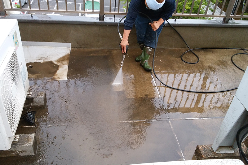 屋上防水工事　高圧洗浄